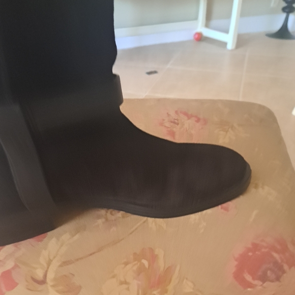 Stuart Weitzman Black Suede boots sz8 Like New gorgeous boot - Picture 7 of 12